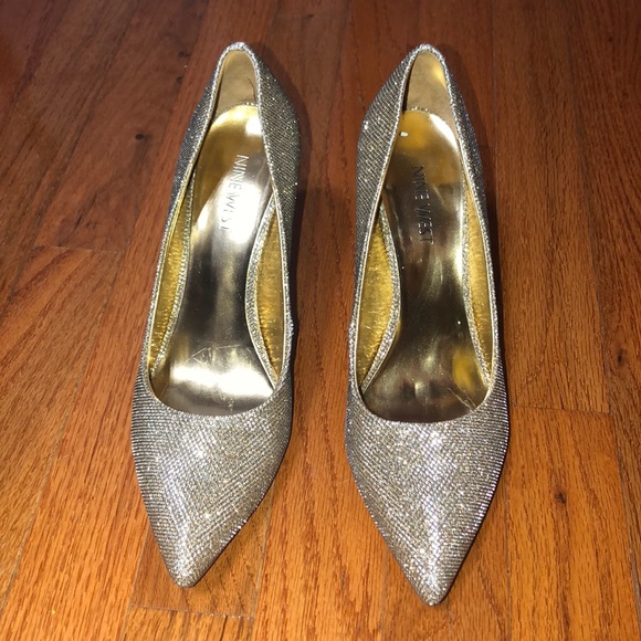 COPY - Nine West Pumps Gold - Picture 2 of 5